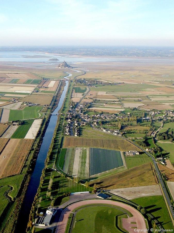 Le Petit Gite Du Mont Beauvoir (Manche) Exterior foto