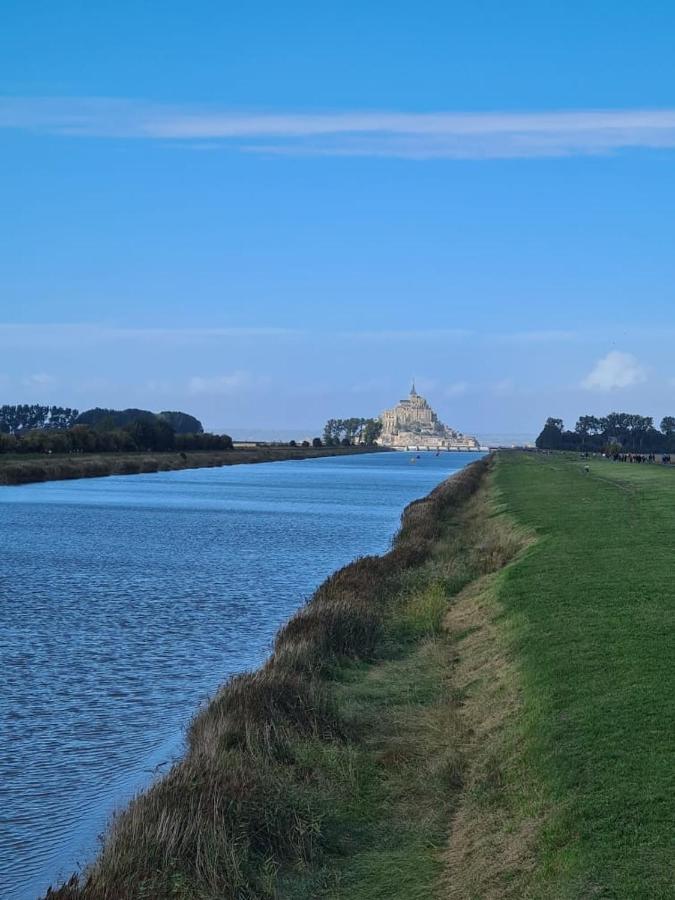 Le Petit Gite Du Mont Beauvoir (Manche) Exterior foto